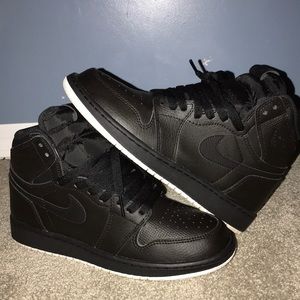NIKE JORDAN 1 SIZE 5.5